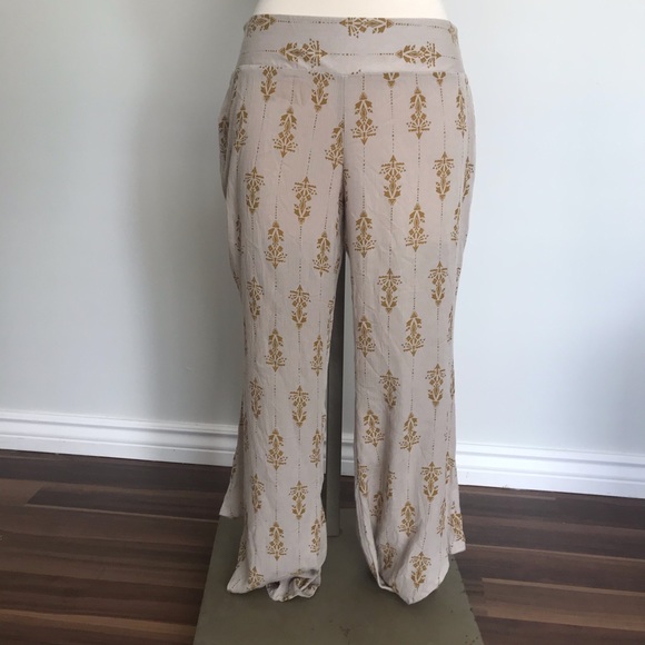 Light weight Capris - Picture 4 of 7